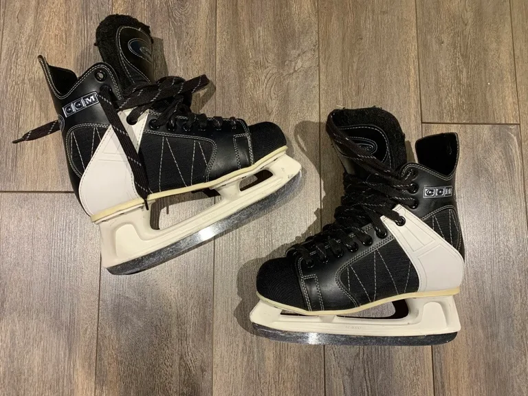 Patins à glace CCM US 9 / EU 43 pour hommes
