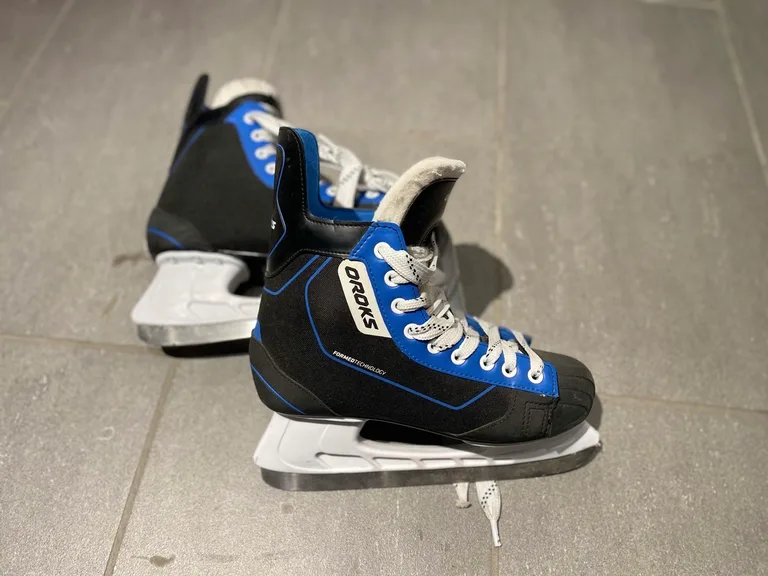 Patins à glace OROKS noir et bleu taille 42