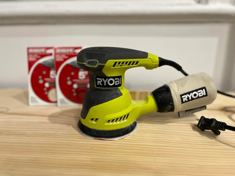 Ponceuse orbitale aléatoire Ryobi 5 pouces verte et noire