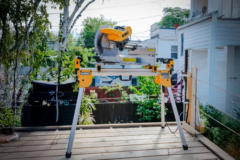 Scie à onglet DeWalt 12 pouces